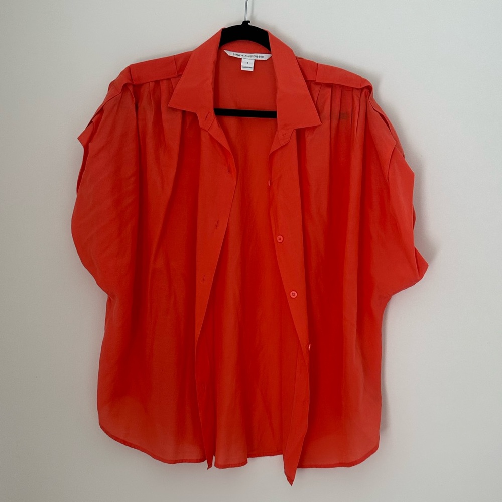 Diane Von Furstenberg DVF button down size small